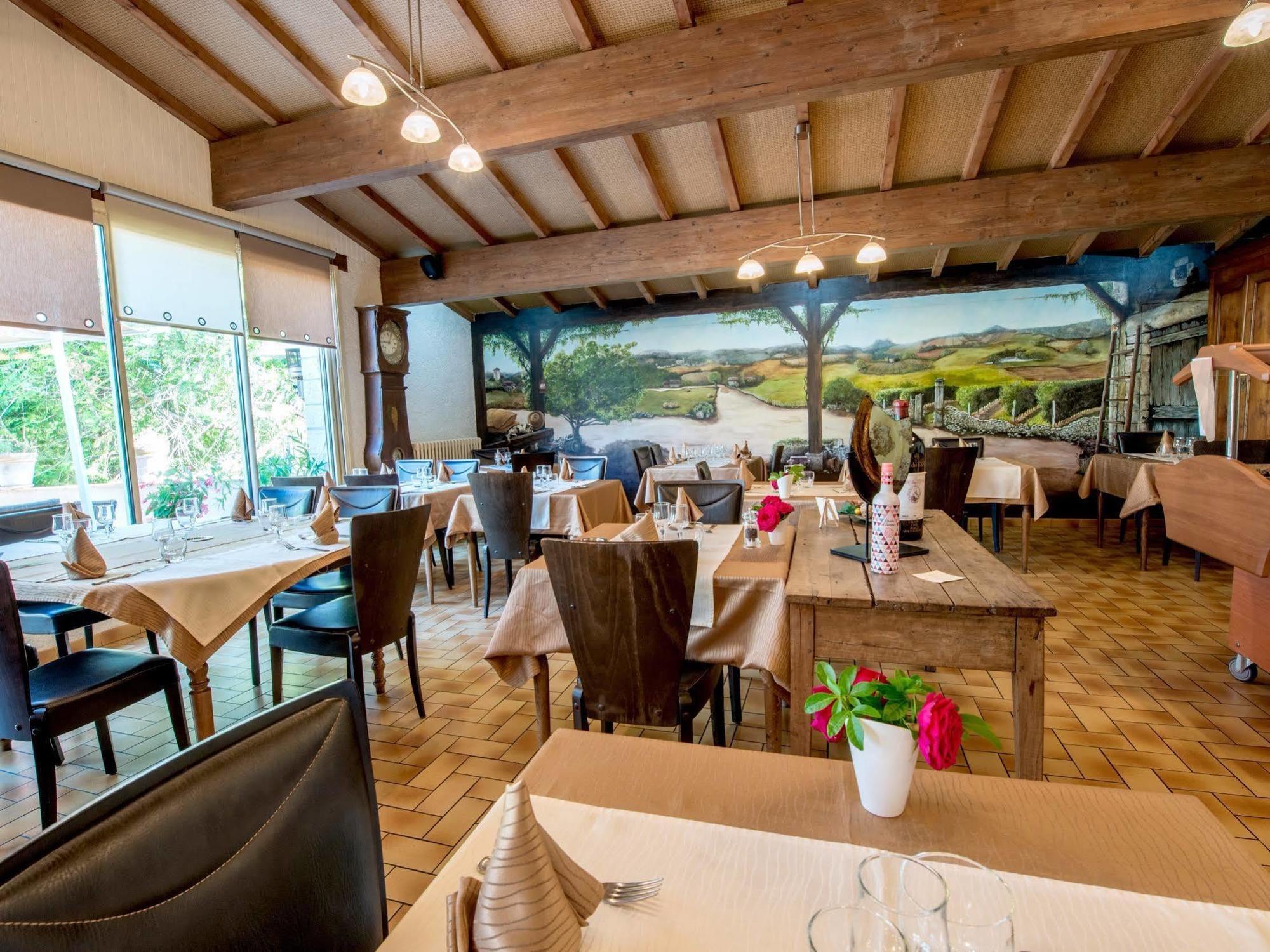 Logis Hotels - Hotel Et Restaurant Les Voyageurs Tournon-dʼAgenais Eksteriør billede