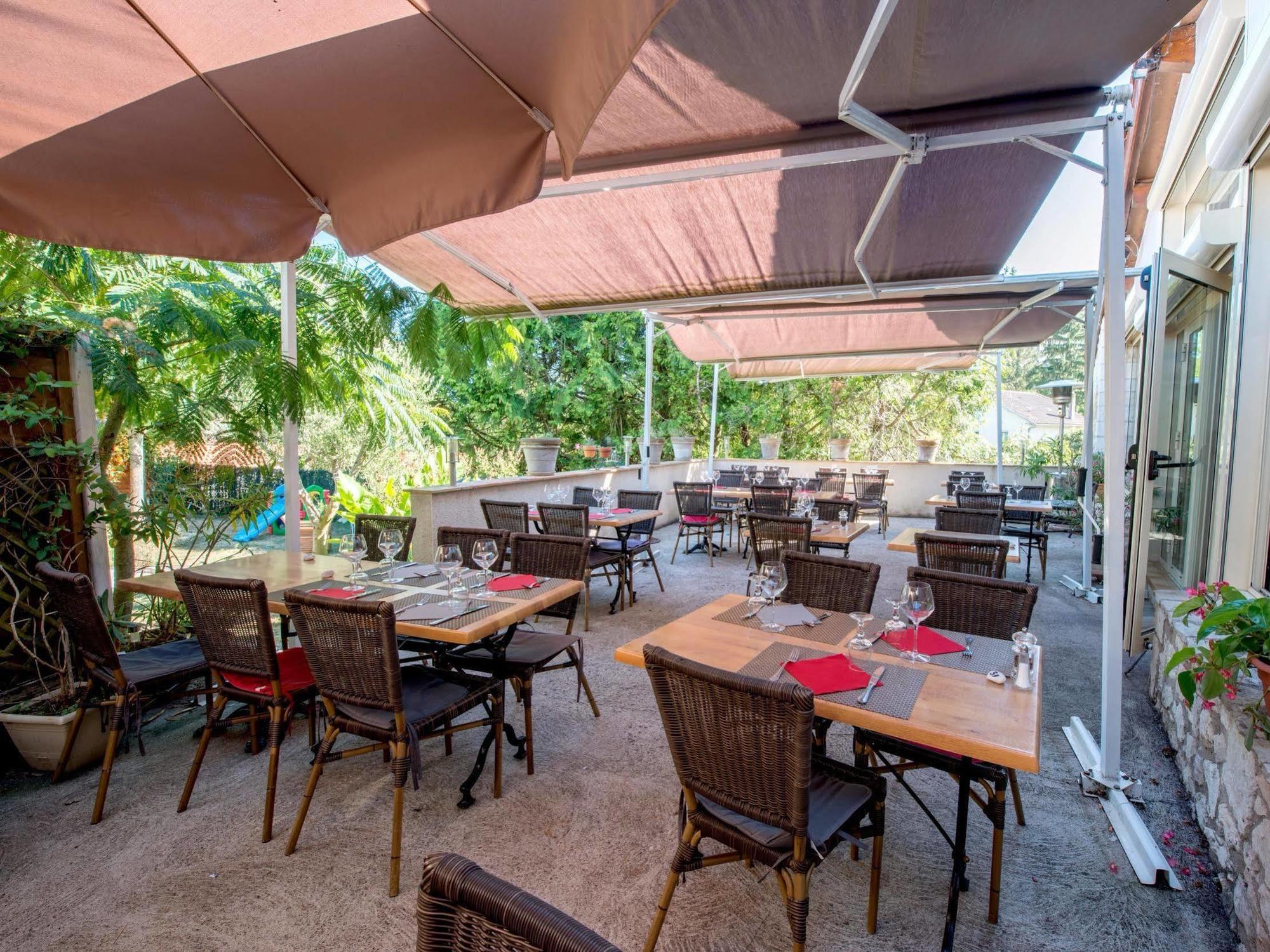 Logis Hotels - Hotel Et Restaurant Les Voyageurs Tournon-dʼAgenais Eksteriør billede