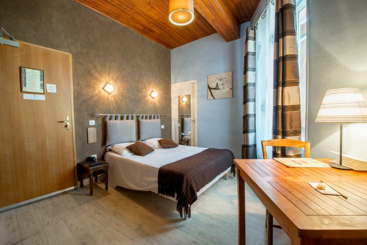 Logis Hotels - Hotel Et Restaurant Les Voyageurs Tournon-dʼAgenais Eksteriør billede